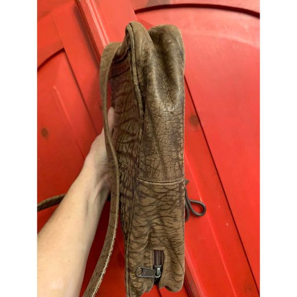 Concealed Carry Textured Brown Leather Purse Elephant Dangle Shoulder Bag EUC - Picture 4 of 6